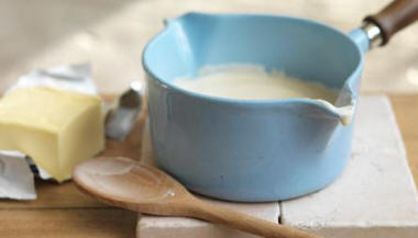 http://ichef.bbci.co.uk/food/ic/food_16x9_448/recipes/bechamelsauce_70004_16x9.jpg